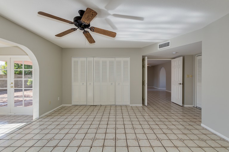 Photo 21 of 35 - 3155 W Butler Dr, Phoenix, AZ 85051