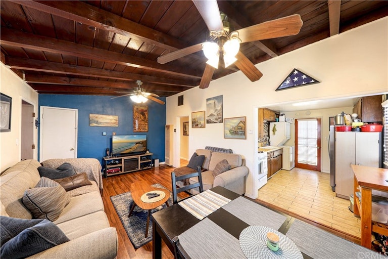 Photo 5 of 17 - 535 E Hollyvale St, Azusa, CA 91702