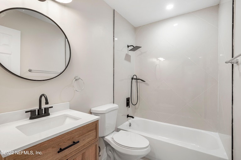 Photo 16 of 27 - 852 Maplewood Ln, Orange Park, FL 32065