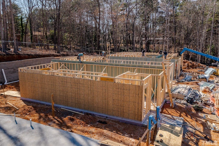 Photo 18 of 36 - 5713 Parker Pines Ct, Raleigh, NC 27609