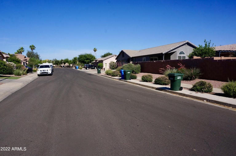 Photo 23 of 24 - 2133 E Danbury Rd, Phoenix, AZ 85022