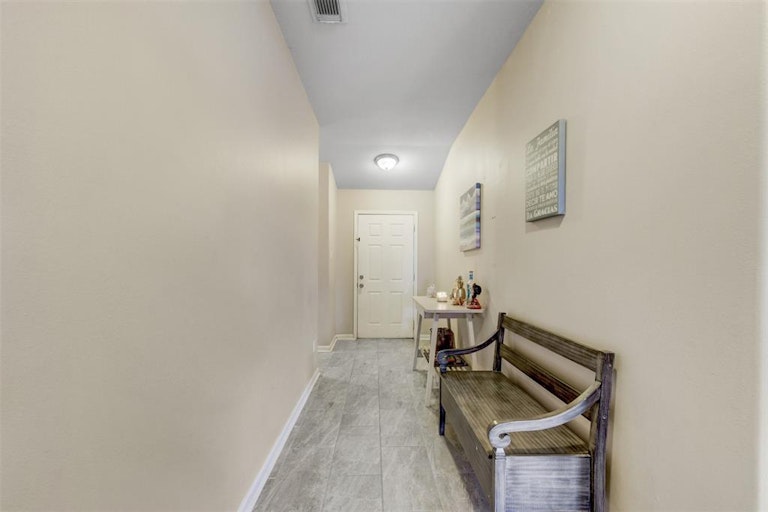 Photo 6 of 47 - 222 Kestrel Ln, Rosharon, TX 77583