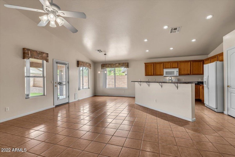 Photo 7 of 27 - 4048 E Whitney Ln, Phoenix, AZ 85032