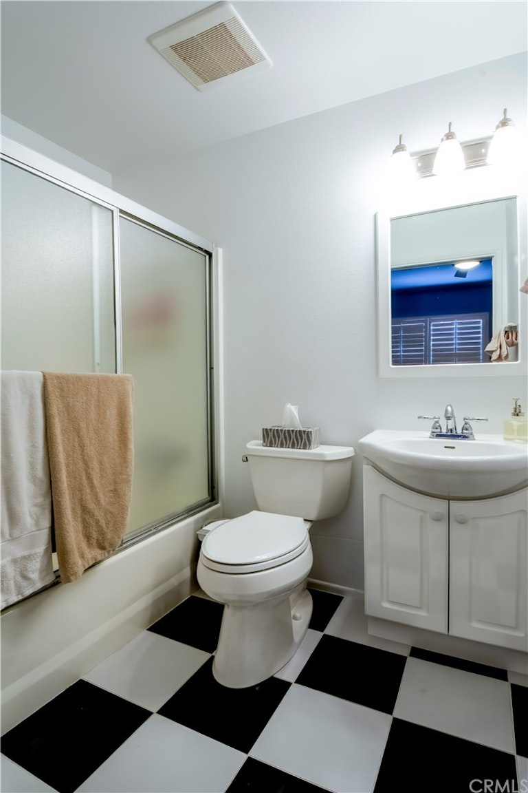 Photo 9 of 11 - 11127 Hesby St #6, North Hollywood, CA 91601