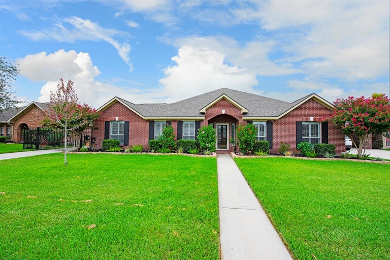 Photo 1 of 48 - 1814 Flagstaff Ln, League City, TX 77573