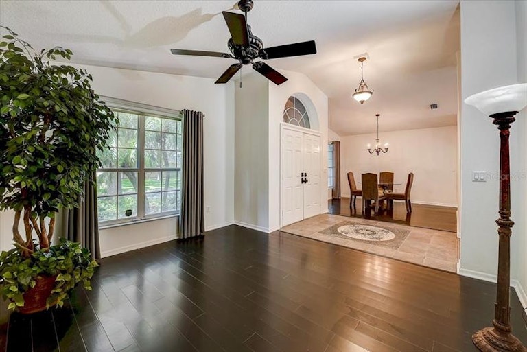 Photo 6 of 47 - 2203 Katana Pl, Brandon, FL 33511
