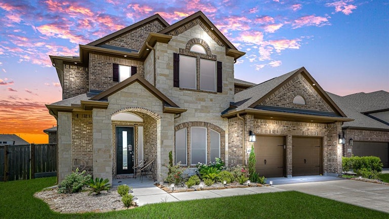 Photo 2 of 39 - 6707 Eastchester Dr, Katy, TX 77493