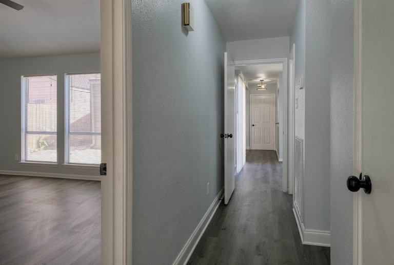 Photo 10 of 27 - 13411 Ravensway Dr, Cypress, TX 77429