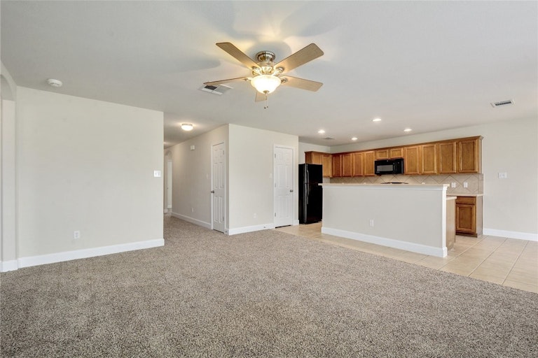 Photo 9 of 40 - 495 Sandstone Trl, Buda, TX 78610