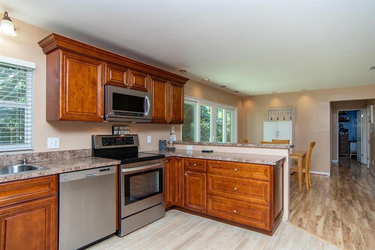 Photo 6 of 23 - 6440 27th Ave N, Saint Petersburg, FL 33710