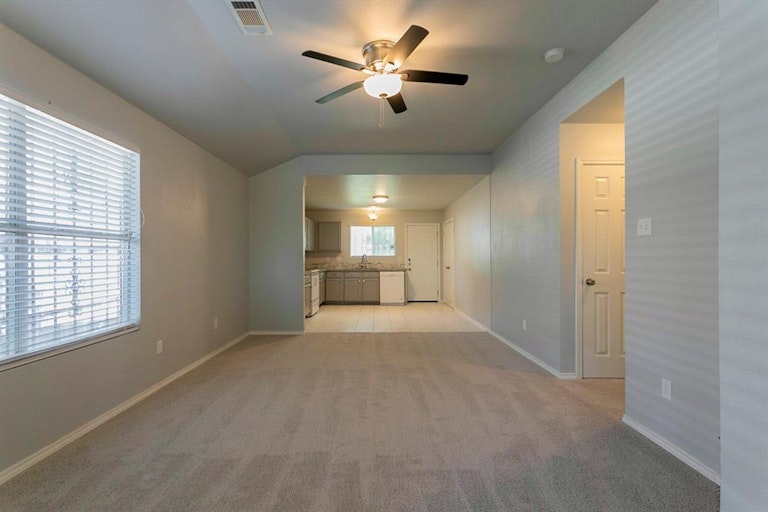 Photo 9 of 20 - 3480 Pinebrook Dr, Dallas, TX 75241