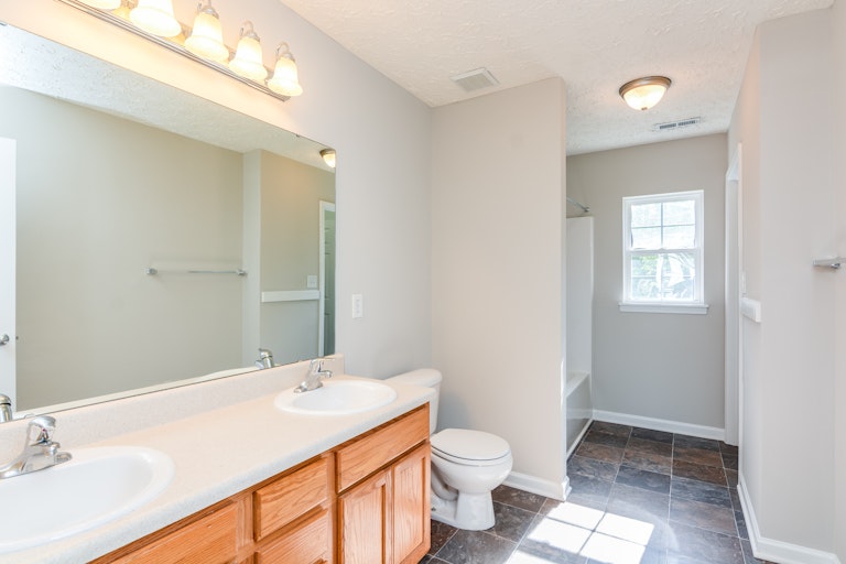 Photo 11 of 26 - 903 Stennis Way, Durham, NC 27703