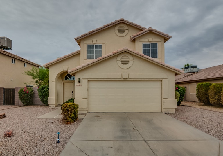 Photo 1 of 23 - 4038 W Abraham Ln, Glendale, AZ 85308