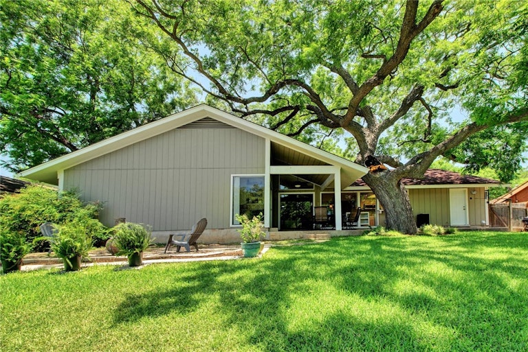 Photo 27 of 30 - 12308 Indian Mound Dr, Austin, TX 78758