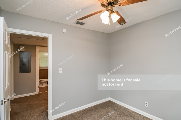 Photo 17 of 27 - 8858 Atter Ln, Jacksonville, FL 32216