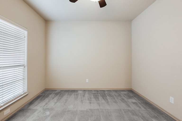 Photo 6 of 25 - 1417 Zanna Grace Way, Haslet, TX 76052