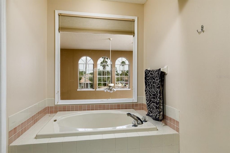 Photo 19 of 36 - 1802 Lago Vista Blvd, Palm Harbor, FL 34685