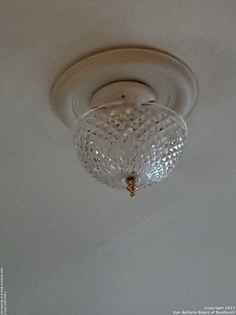Photo 13 of 15 - 105 Aganier Ave, San Antonio, TX 78212