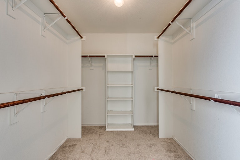 Photo 23 of 31 - 2700 Mountain Lion Dr, Fort Worth, TX 76244