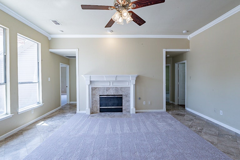 Photo 5 of 24 - 1412 Sunswept Ter, Lewisville, TX 75077
