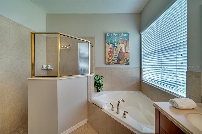 Photo 24 of 55 - 12143 Maple Ridge Dr, Parrish, FL 34219