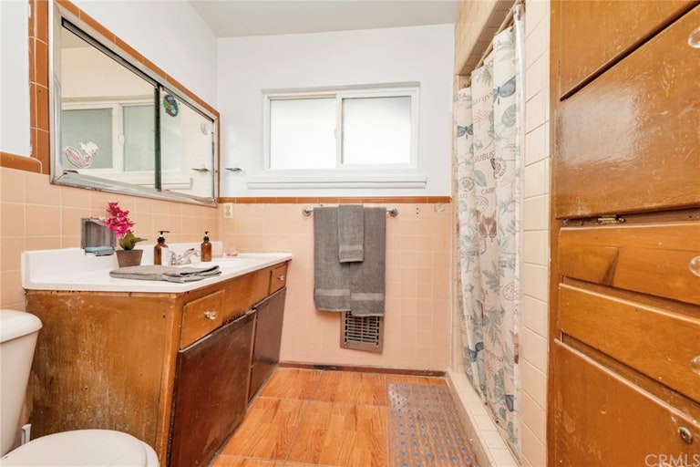 Photo 17 of 47 - 7814 McGroarty St, Sunland, CA 91040