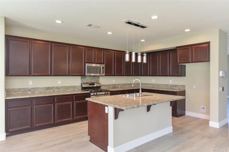 Photo 13 of 56 - 26355 Rim Creek Path, Menifee, CA 92584