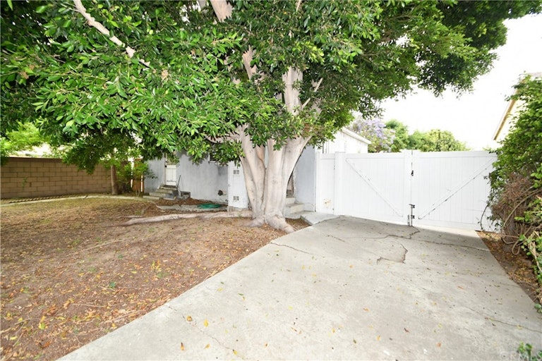 Photo 22 of 30 - 2326 246th Pl, Lomita, CA 90717
