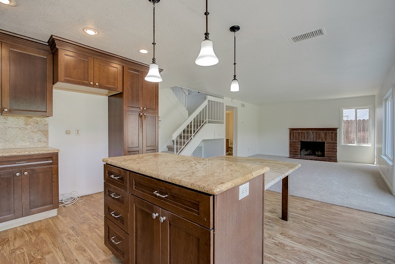 Photo 25 of 44 - 8017 Stone Canyon Cir, Citrus Heights, CA 95610