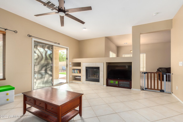 Photo 10 of 30 - 25228 N 41st Ave, Phoenix, AZ 85083