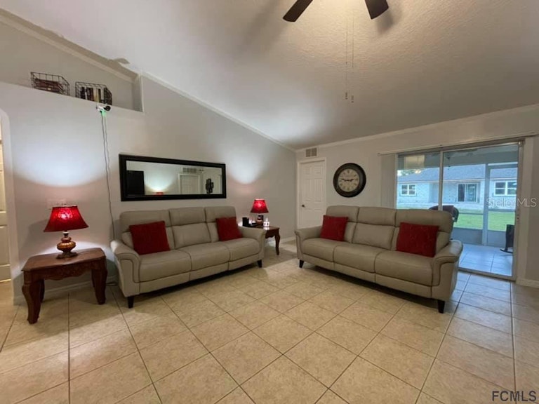 Photo 23 of 40 - 1 Pierce Ln, Palm Coast, FL 32164