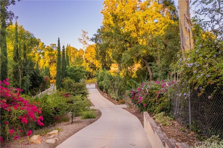 Photo 2 of 59 - 2899 N Monte Verde Dr, Covina, CA 91724