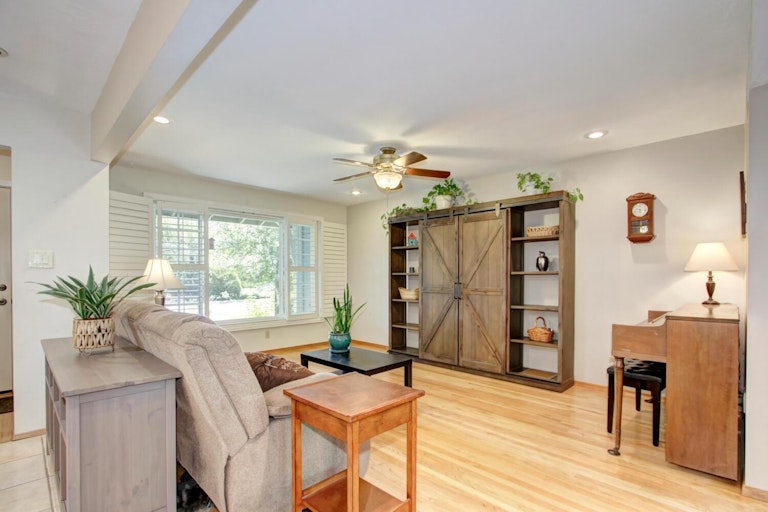 Photo 13 of 87 - 4501 Moddison Ave, Sacramento, CA 95819