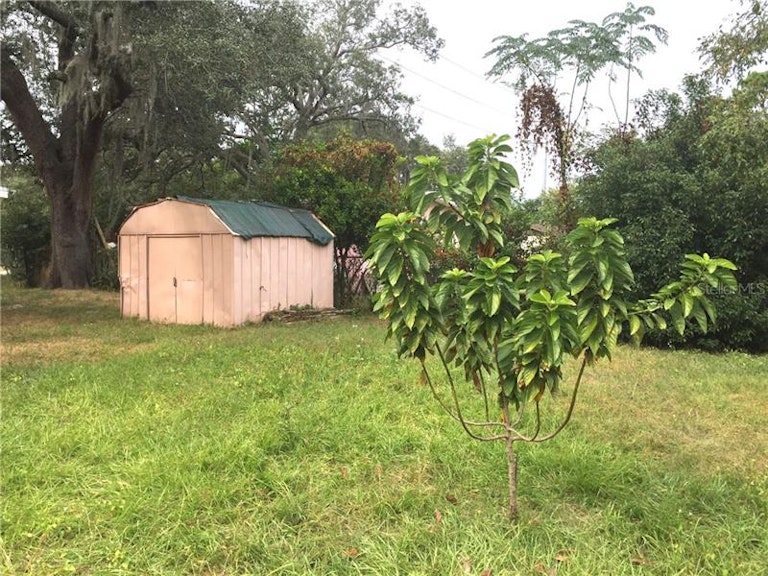 Photo 5 of 12 - 10207 N 21st St, Tampa, FL 33612