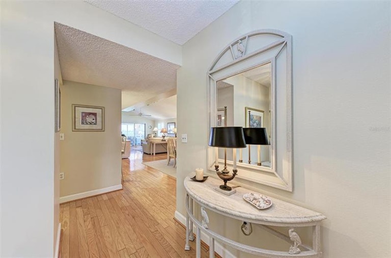 Photo 8 of 56 - 1247 Edgewater Cir #1247, Bradenton, FL 34209