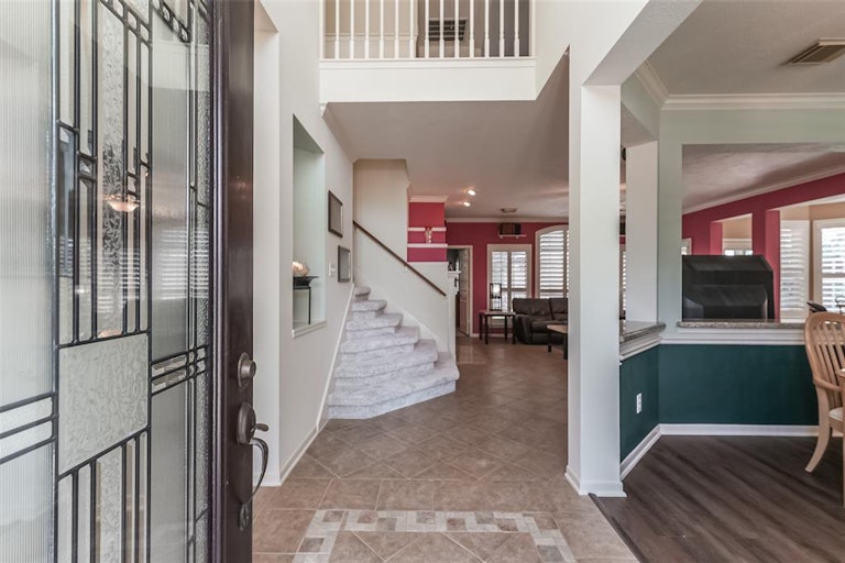 Photo 4 of 26 - 9811 Therrell Dr, Houston, TX 77064