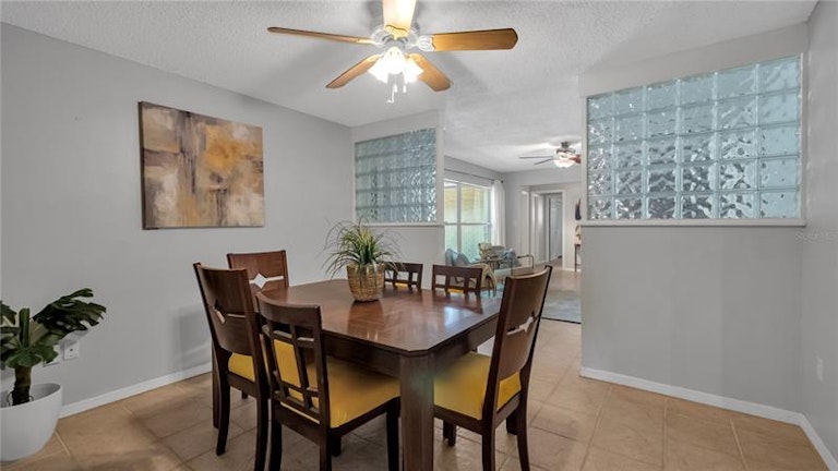 Photo 10 of 38 - 158 Oak Sq S, Lakeland, FL 33813