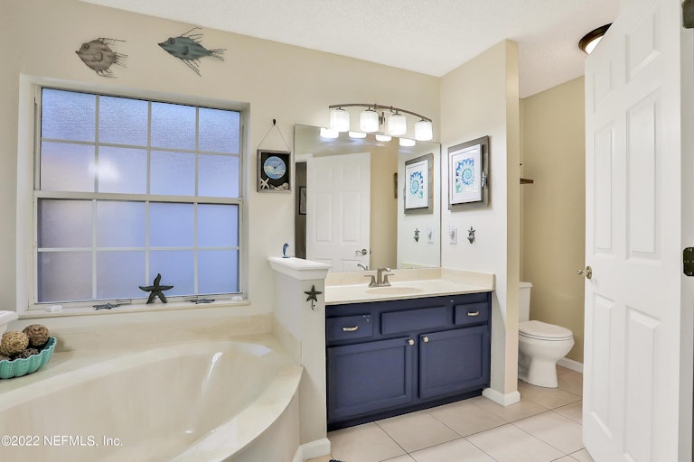 Photo 22 of 36 - 1444 Starboard Ct, Fleming Island, FL 32003