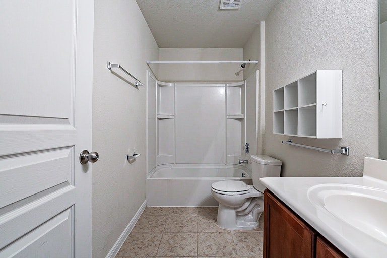 Photo 21 of 22 - 923 Salado Slough Ln, Rosenberg, TX 77471