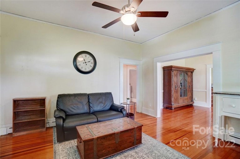 Photo 9 of 38 - 829 N Main St, Mooresville, NC 28115