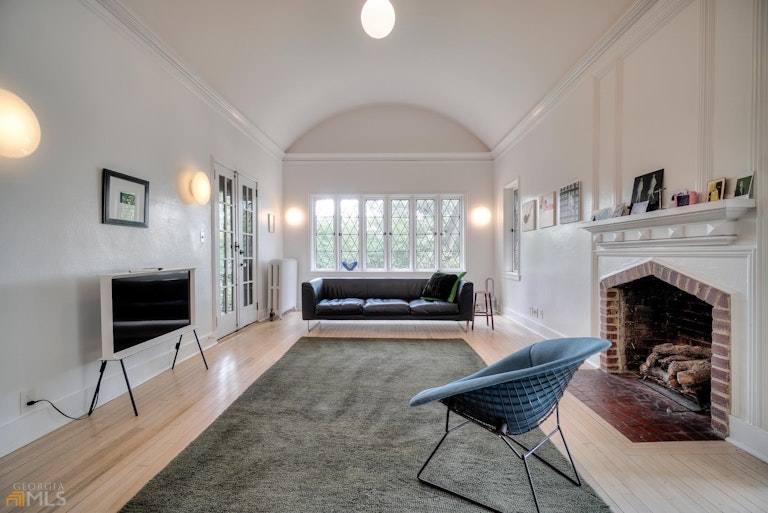 Photo 13 of 59 - 898 Briarcliff Rd NE, Atlanta, GA 30306