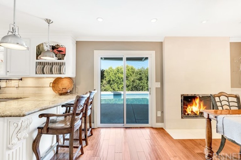 Photo 10 of 52 - 23644 Del Cerro Cir, Canoga Park, CA 91304