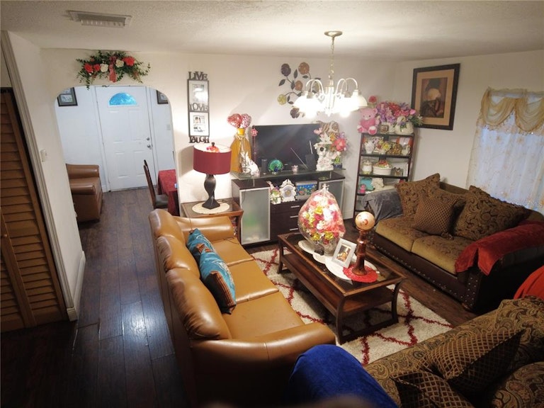 Photo 19 of 48 - 1617 Grand St, Orlando, FL 32805