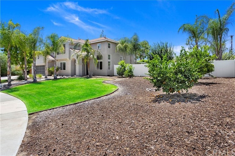 Photo 3 of 44 - 8215 Lantern Pl, Riverside, CA 92508