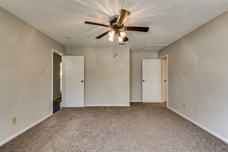 Photo 15 of 26 - 1016 Mapleleaf Ln, Coppell, TX 75019