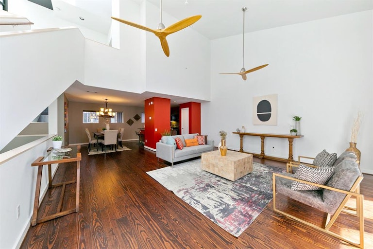 Photo 21 of 43 - 2966 Commerce St, Houston, TX 77003