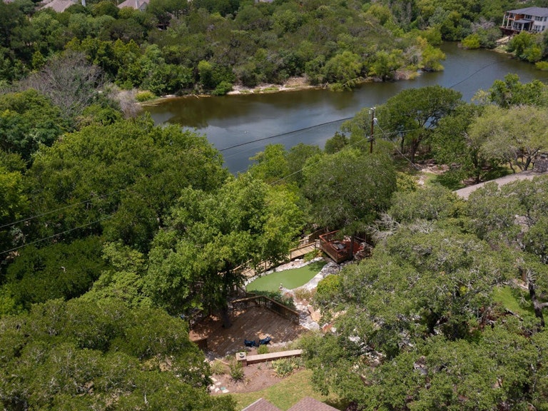 Photo 9 of 40 - 8800 Spring Lake Dr, Austin, TX 78750