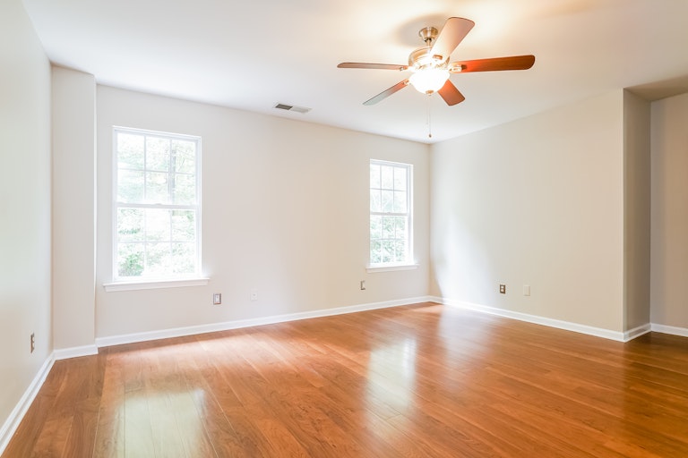 Photo 17 of 25 - 5315 Eolian Ct, Raleigh, NC 27607