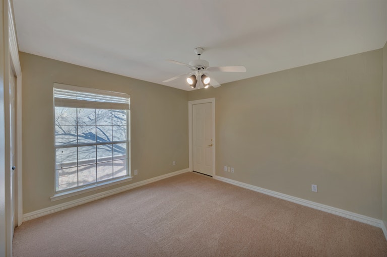 Photo 27 of 38 - 5705 Pleasant Run Rd, Colleyville, TX 76034