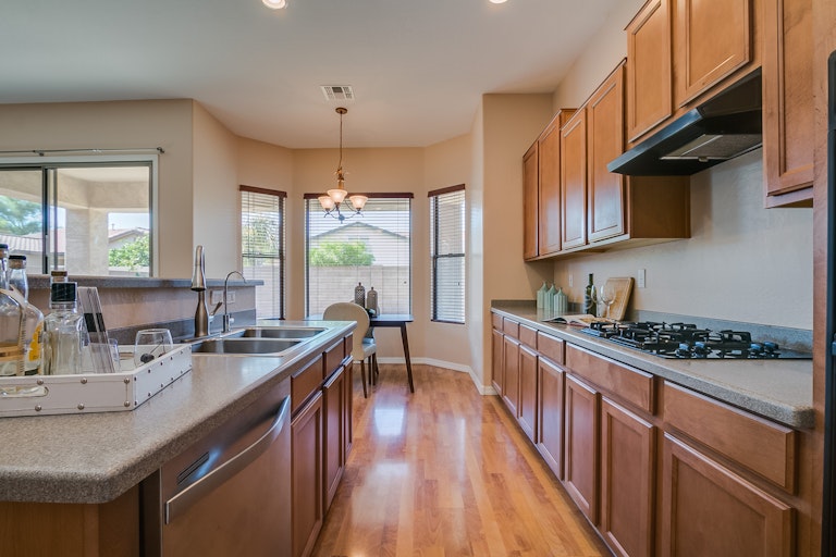 Photo 9 of 35 - 512 W Wildhorse Dr, Chandler, AZ 85286